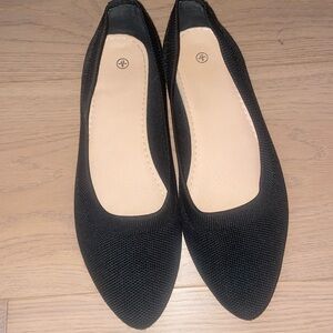 Black flats! Size 6